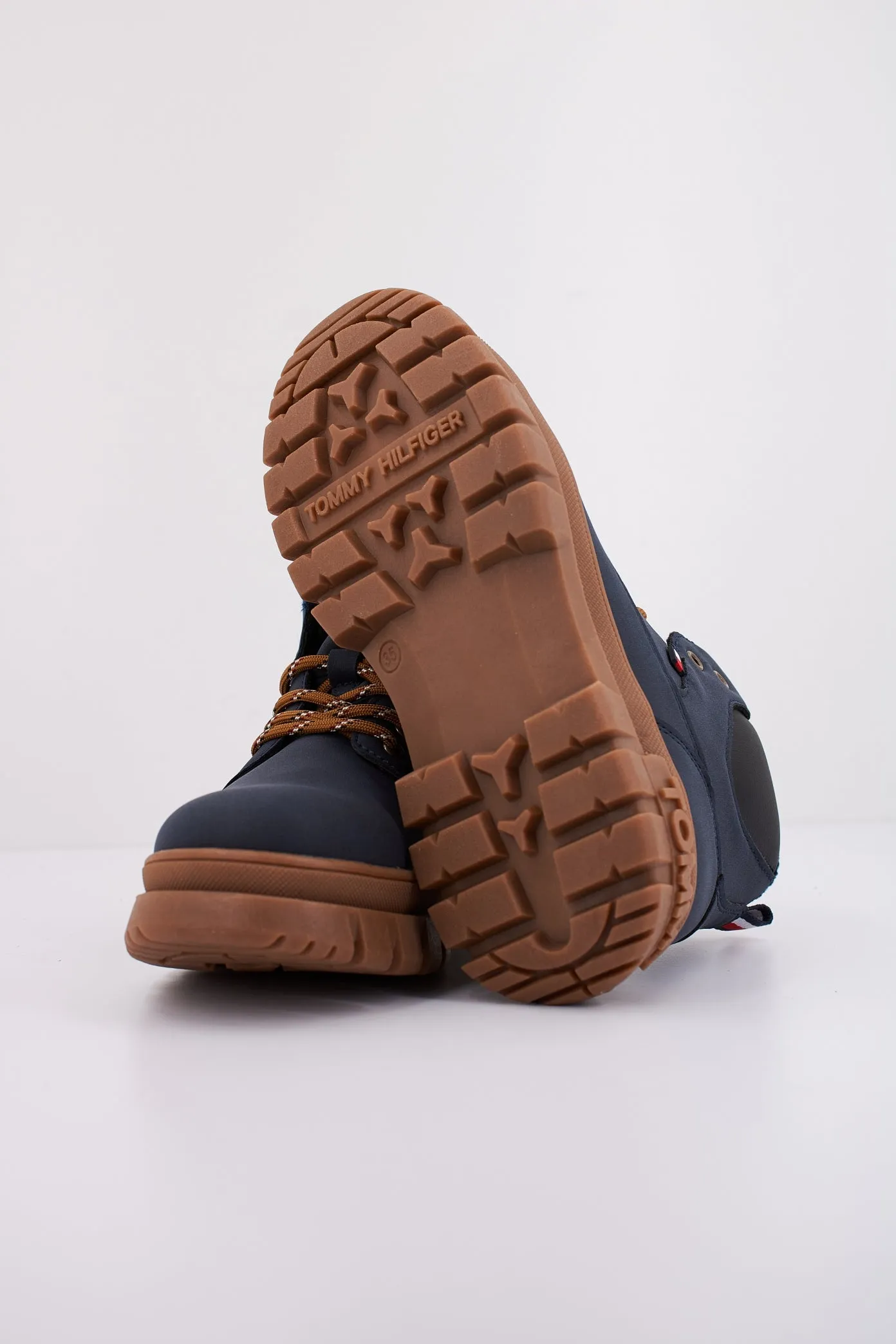 TOMMY HILFIGER LACE-UP BOOTIE